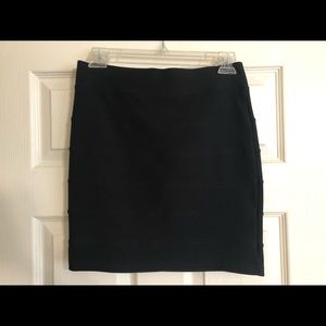 Forever 21 Black Bodycon Mini Skirt - Never Worn ✨